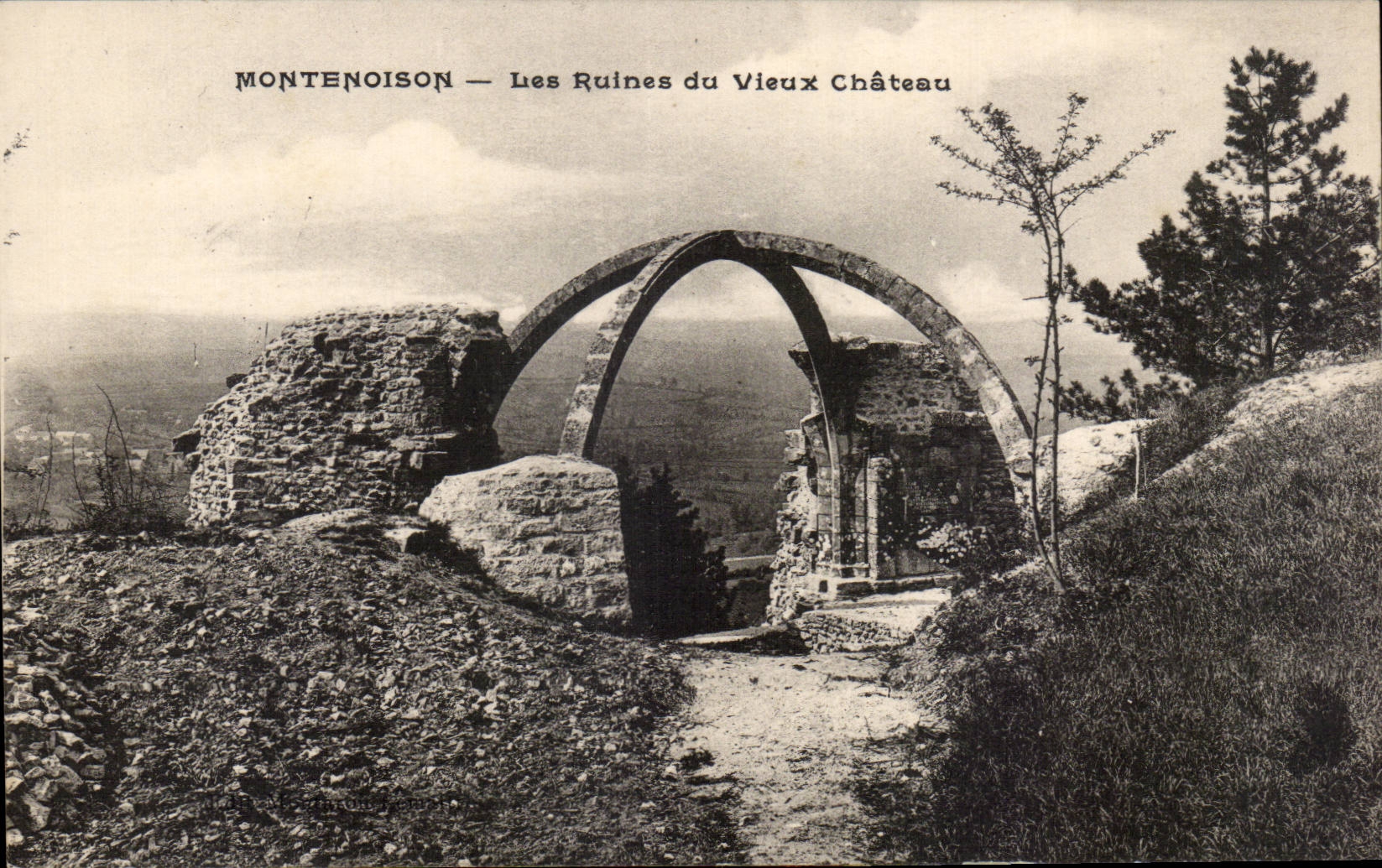 CPA Montemoison ruins of the old castle