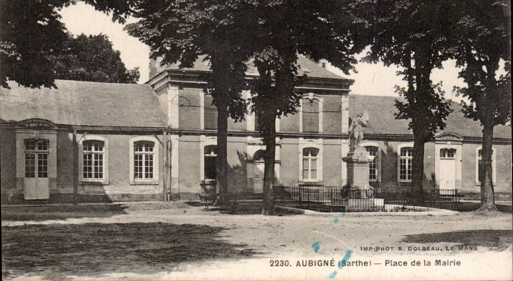 CPA Aubigne Places town hall