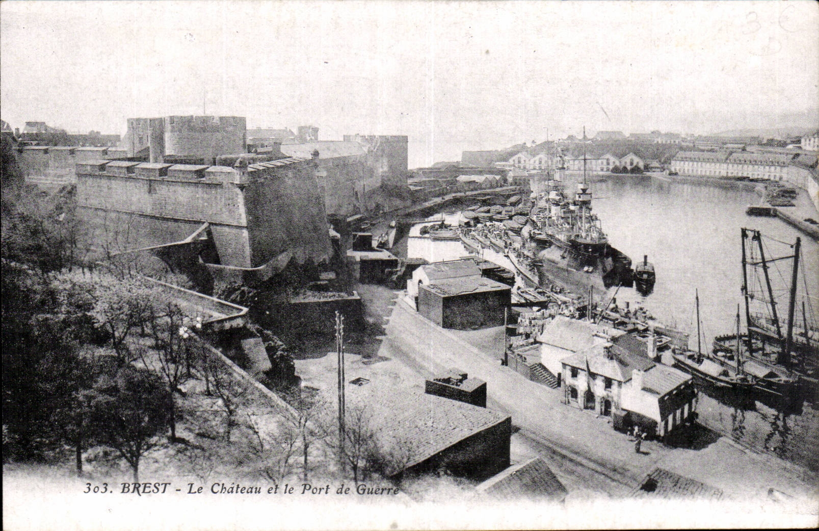 CPA Brest the castle and the wearing of war