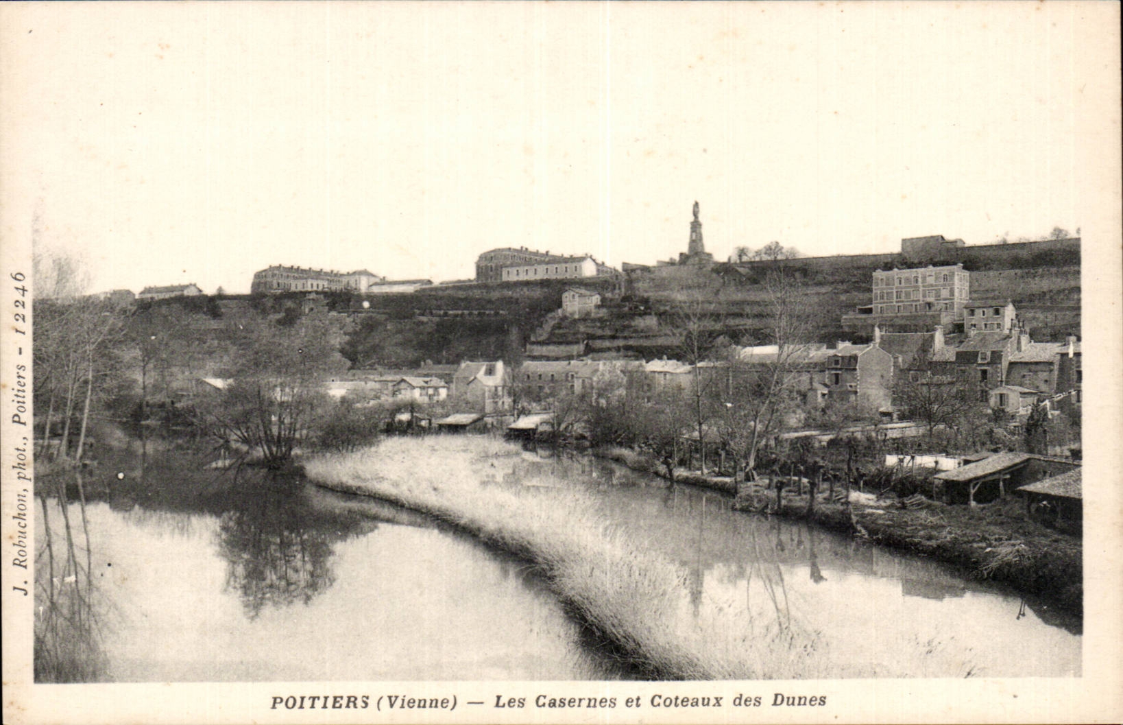 CPA Poitiers barracks and slopes of the dunes