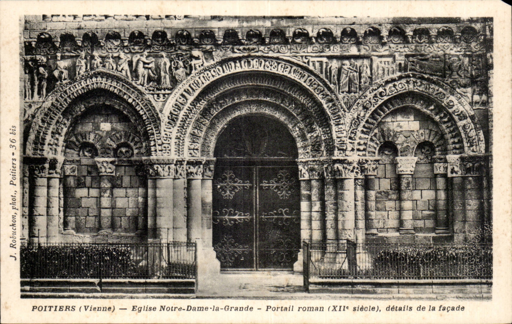 CPA Poitiers Church Notre Dame la grande Romance Gate