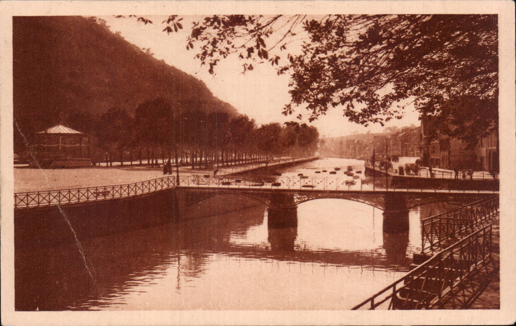 CPA Quimper the Frugy mount alleys of Locmaria