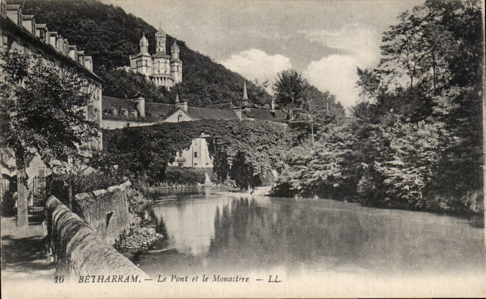 CPA Betharram the bridge and the monastery
