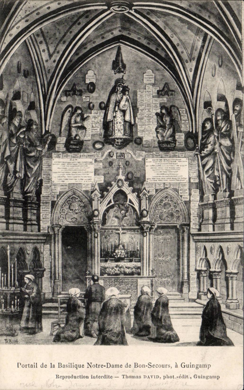 CPA Portail of the basilica of Good Help has Guingamp