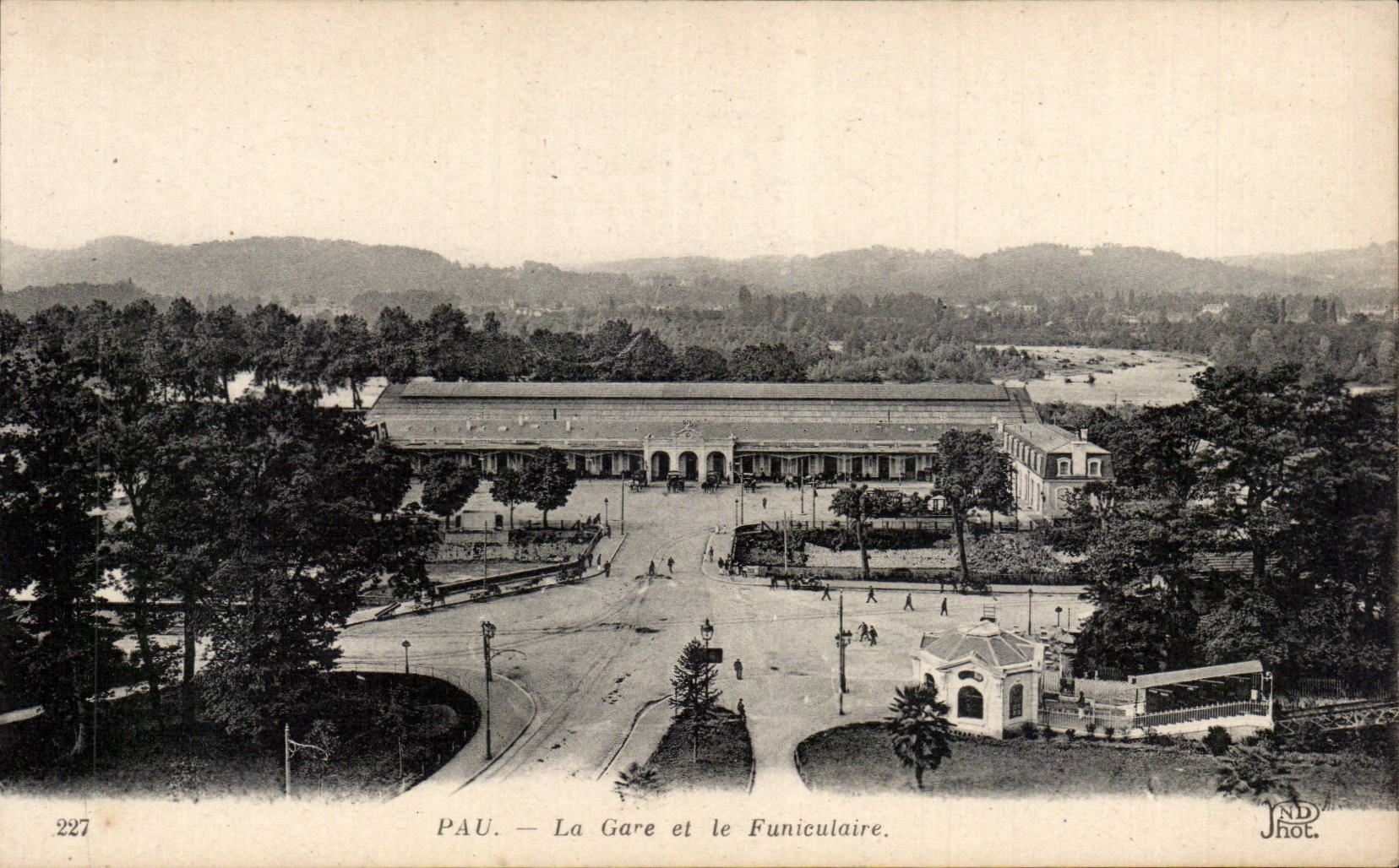 CPA Pau La gare et le funiculaire
