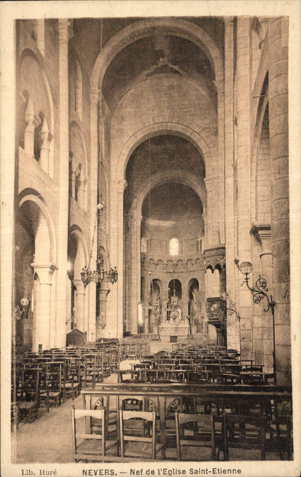 Cubo de CPA Nevers de la iglesia St Etienne