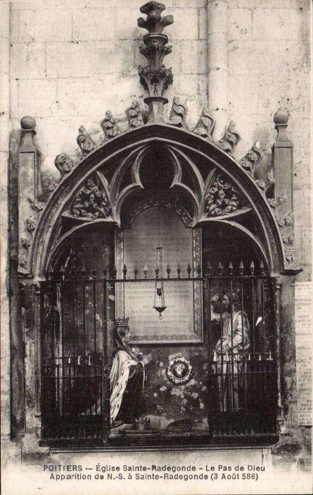 CPA Poitiers Eglise Sainte Radegonde the step of God Appearance of Nhas Sainte RAdegonde