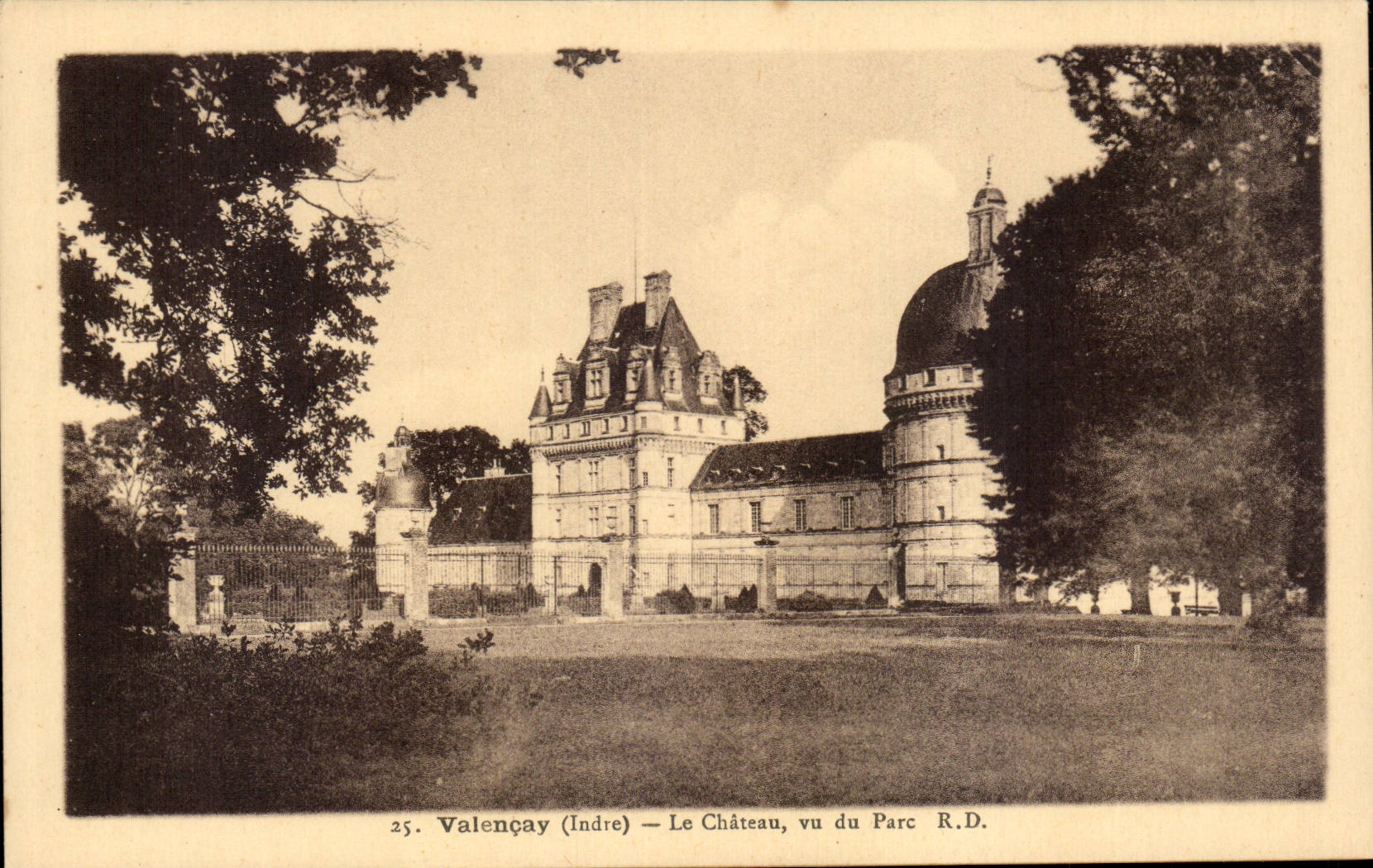 Valencay - el castillo - parque visto CPA
