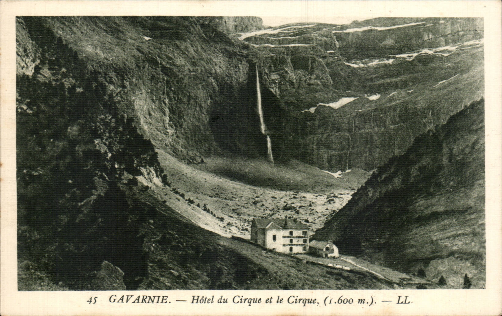 Gavarnie - Hotel of the Circus and the Circus - CPA