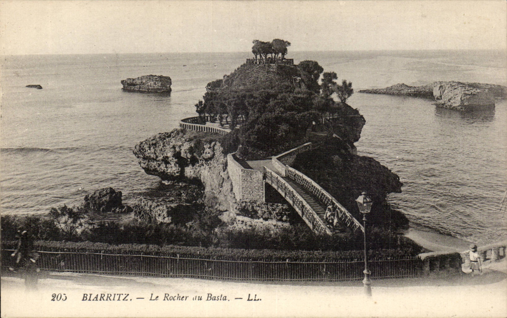 Biarritz - Le Rocher au Basta - CPA 