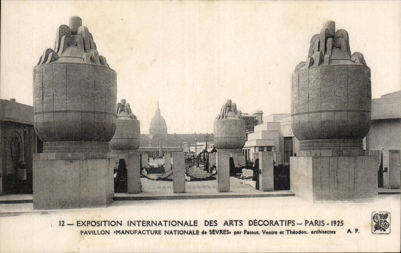CPA Paris Exposition internationale des arts decoratifs 1925 Pavillon Manufacture nationale de Sevres