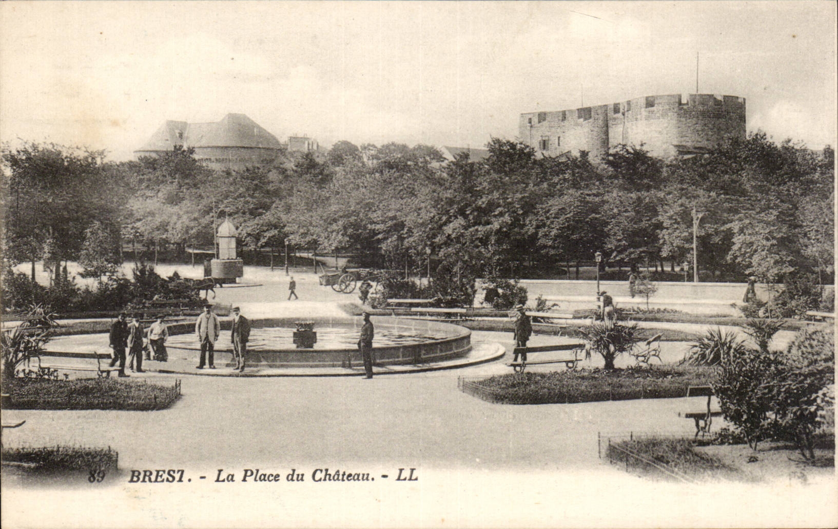 CPA Brest La place du chateau