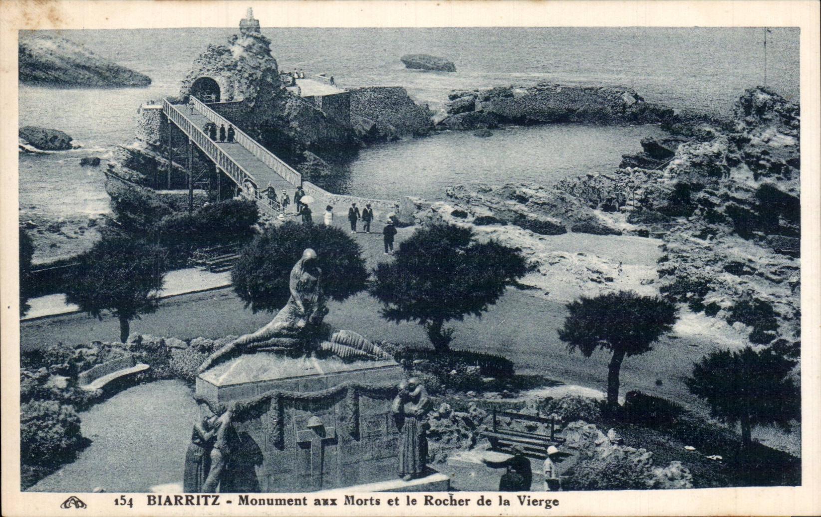 Biarritz - Monument aux Morts - CPA 