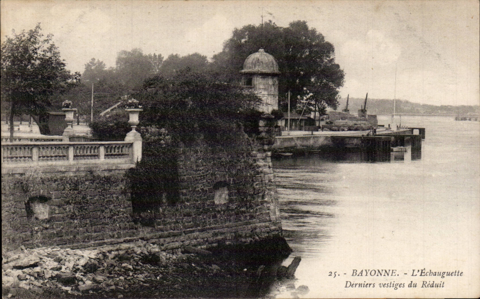 Bayonne - Watch tower - CPA