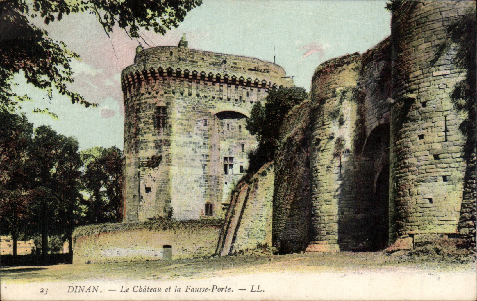 Dinan - the Castle and the False Gate - CPA
