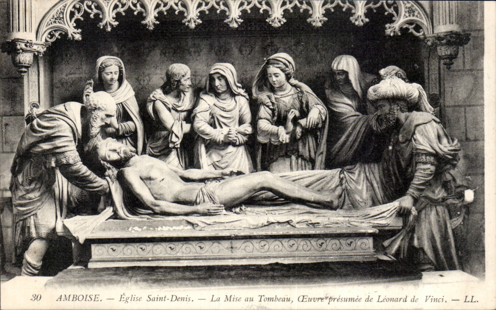 CPA Amboise Eglise Saint Denis La mise au tombeau peuvre presumee de Leonard de Vinci
