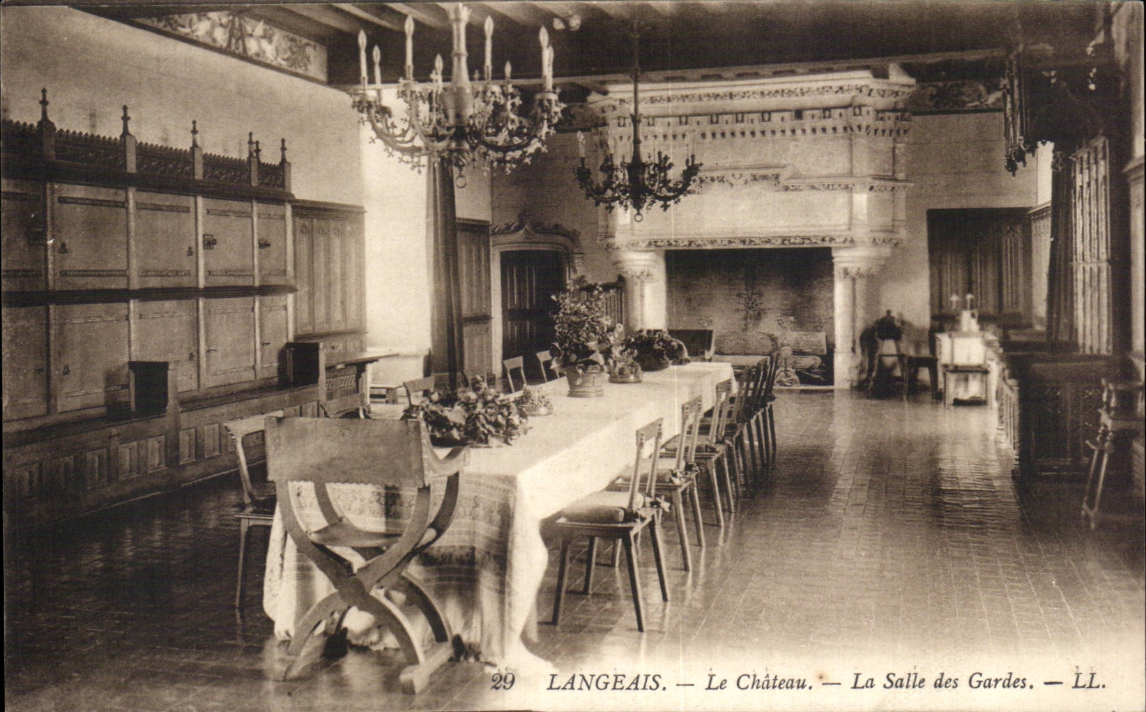 CPA Langeais Le chateau Salle des gardes