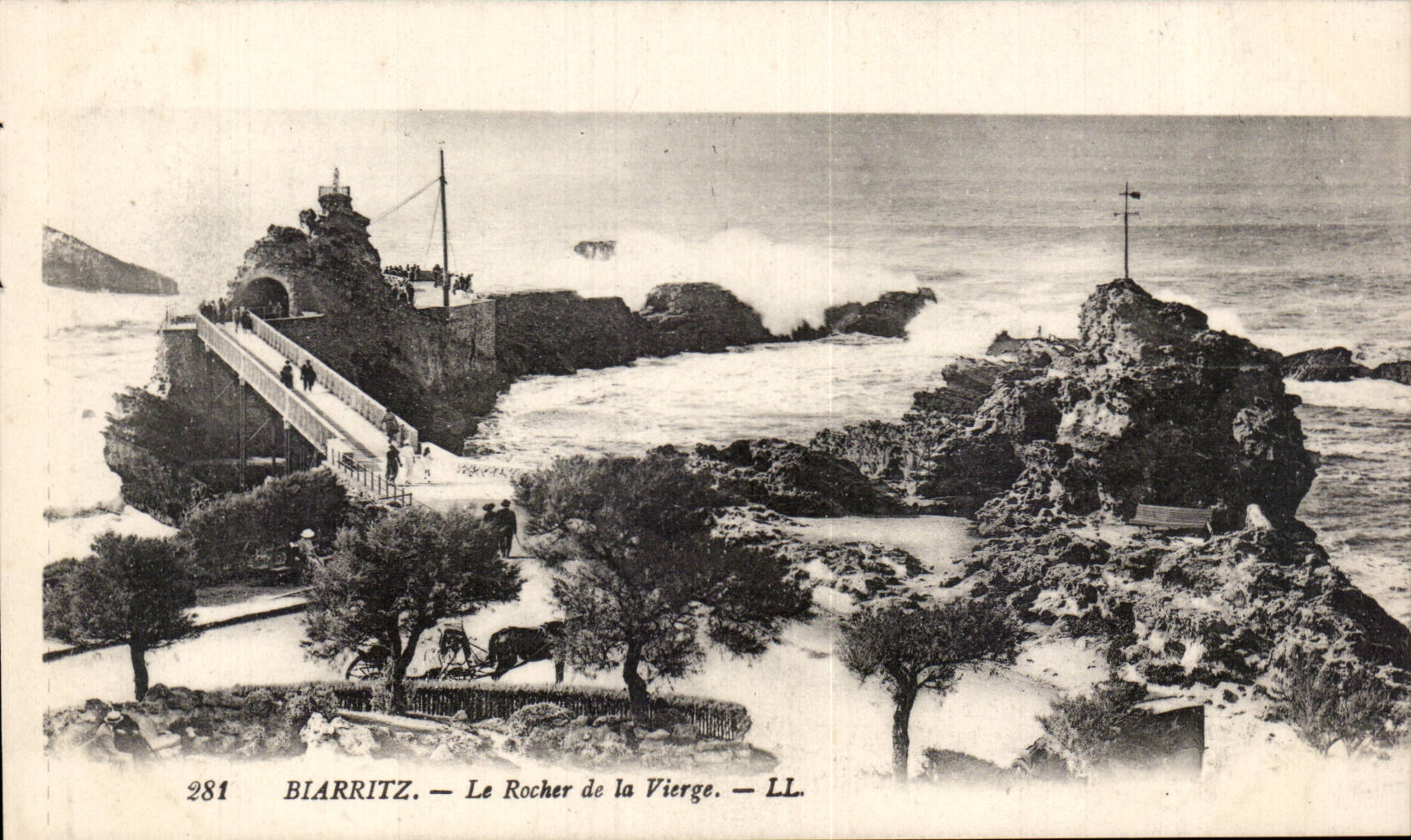 CPA Biarritz the rock of the virgin