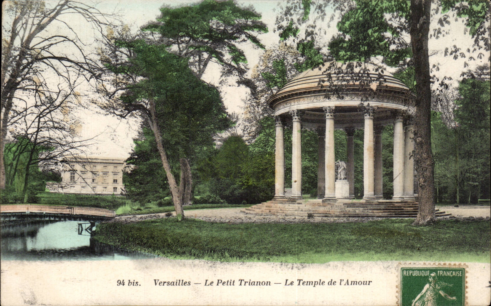 CPA Versailles Le petit Trianon Le temple de l amour