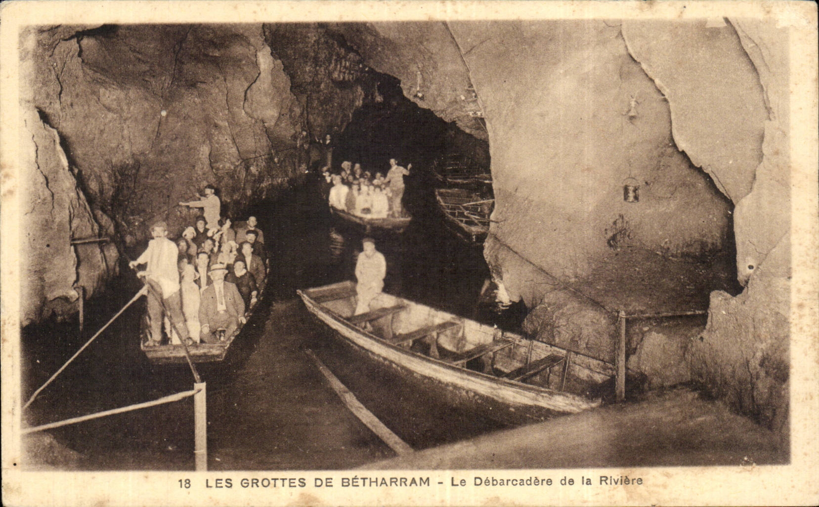 CPA Caves of Betharram the unloading dock of the river