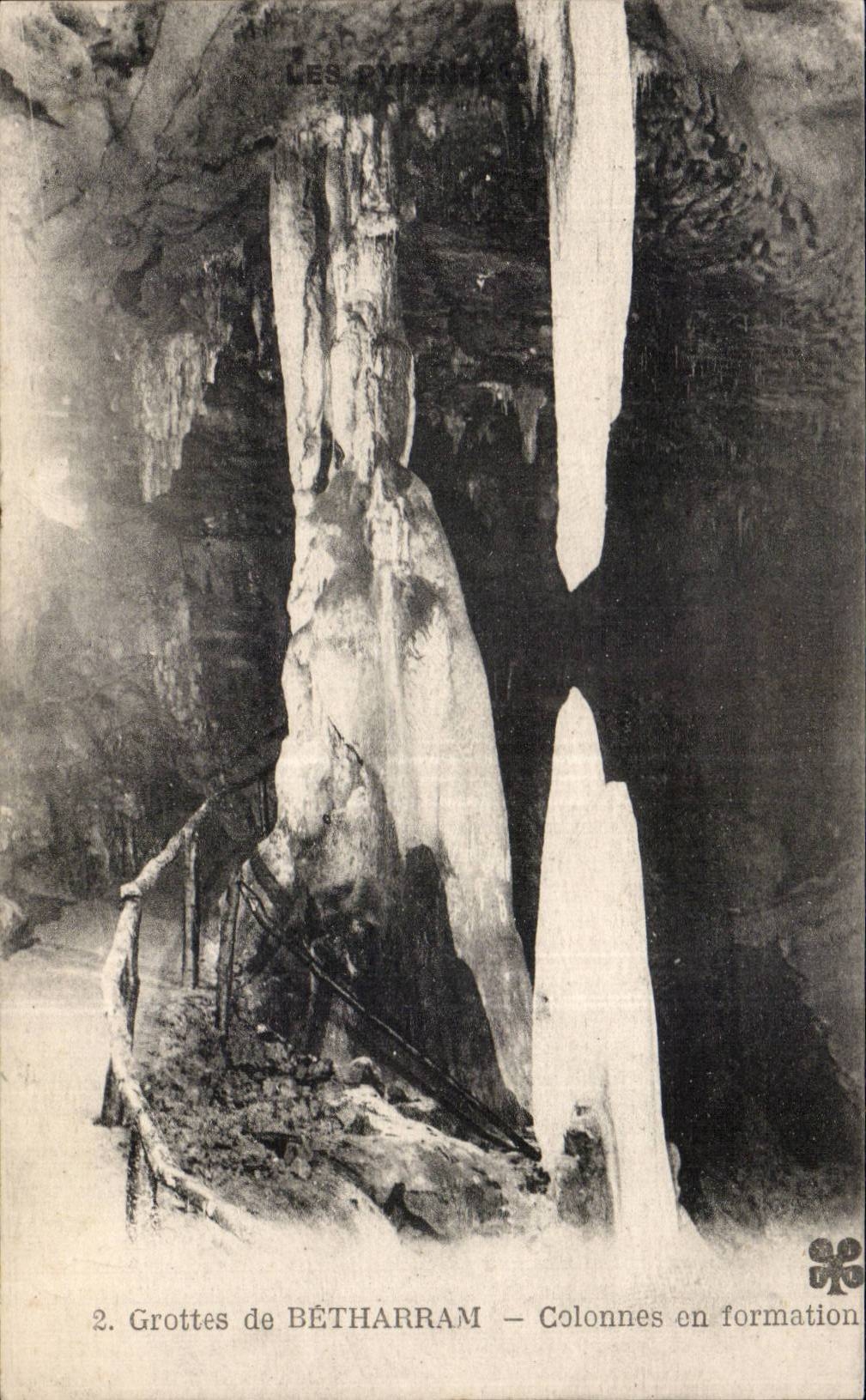 CPA Caves of Betharram Columns in formation