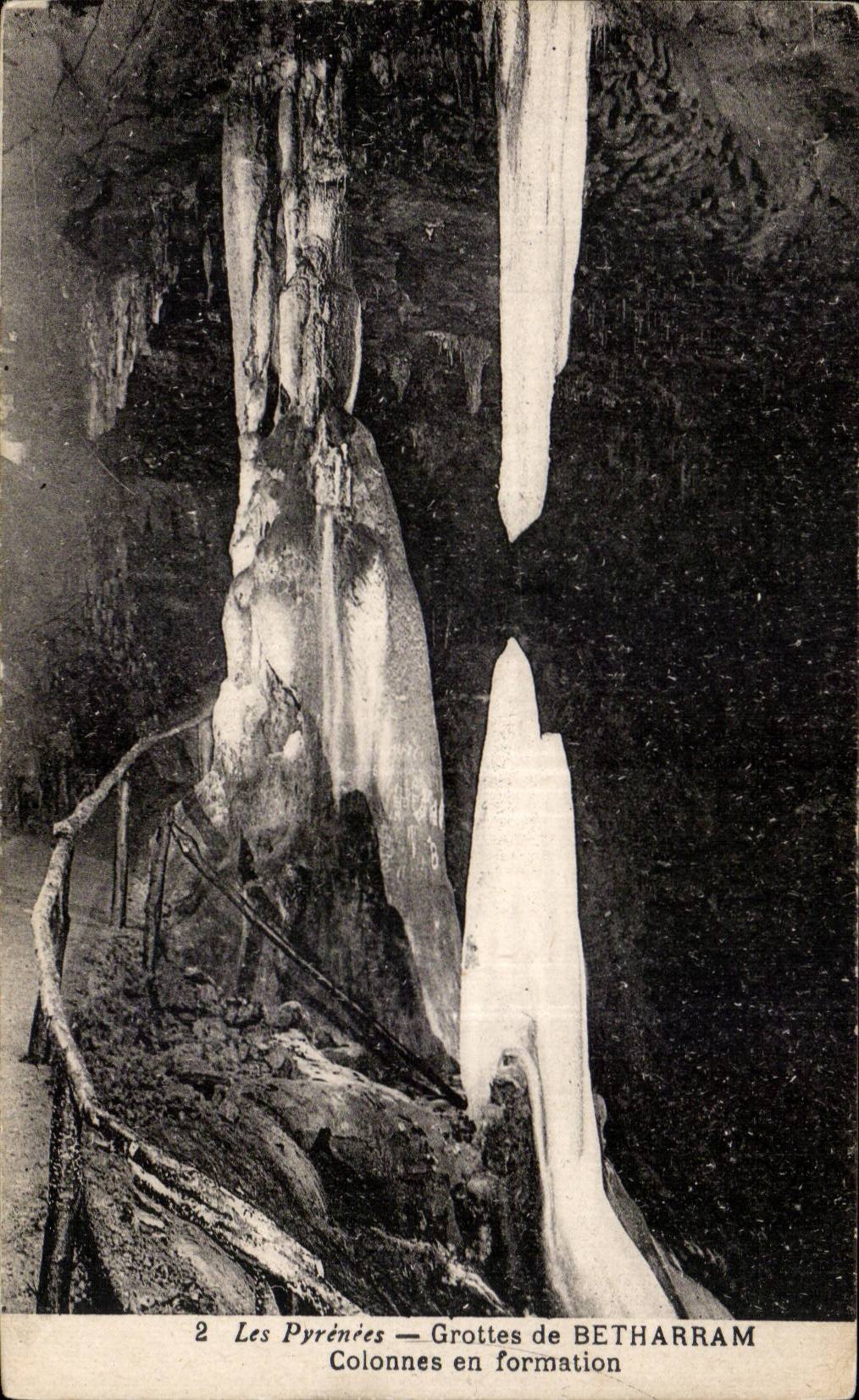 CPA Caves of Betharram Columns in formation