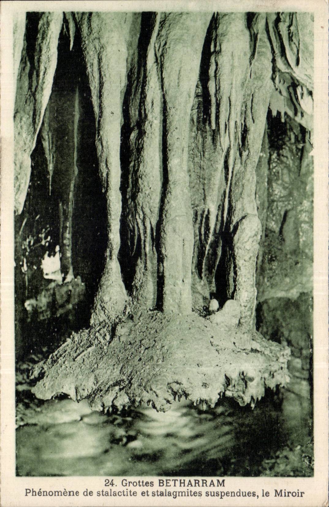 CPA Caves of Betharram Phenomenon of stalactite and suspended stalagmites the mirror