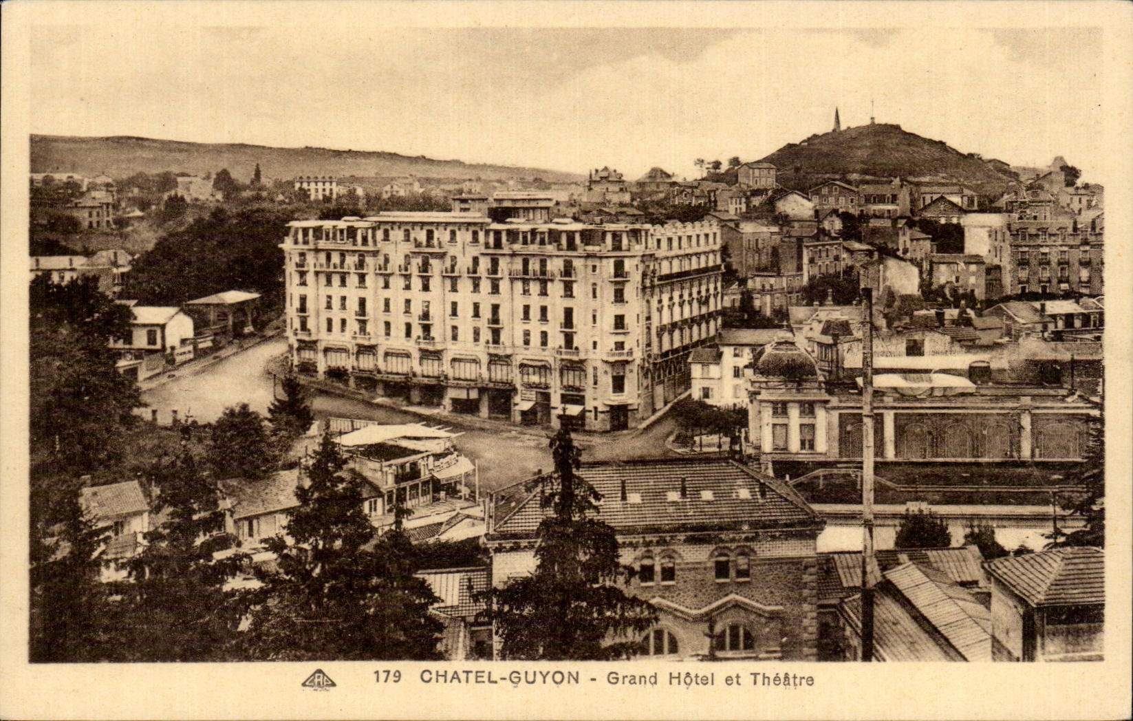 Hotel grande y teatro de CPA Chatel Guyon