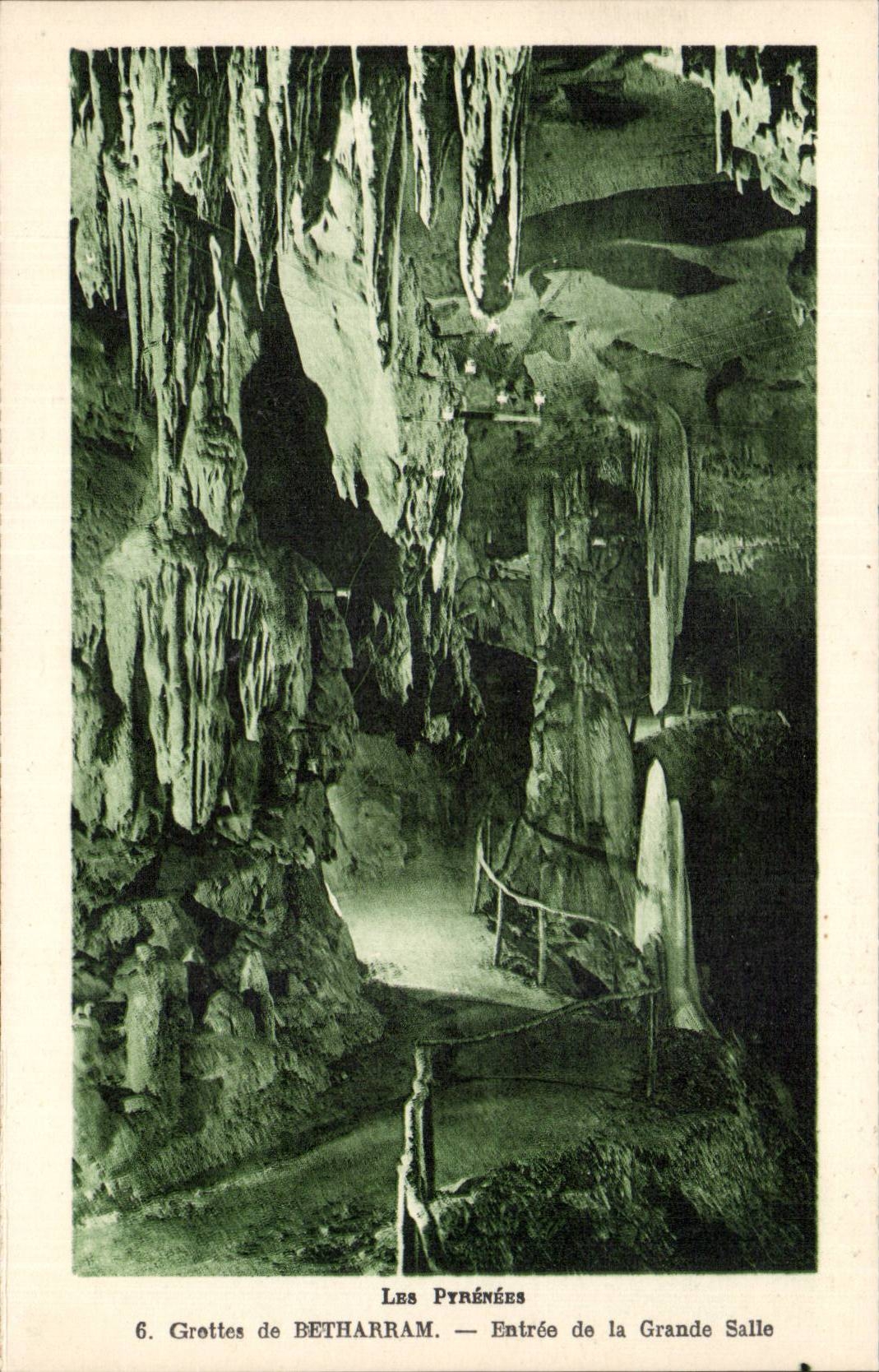 CPA Caves of Betharram Entrance of the large room