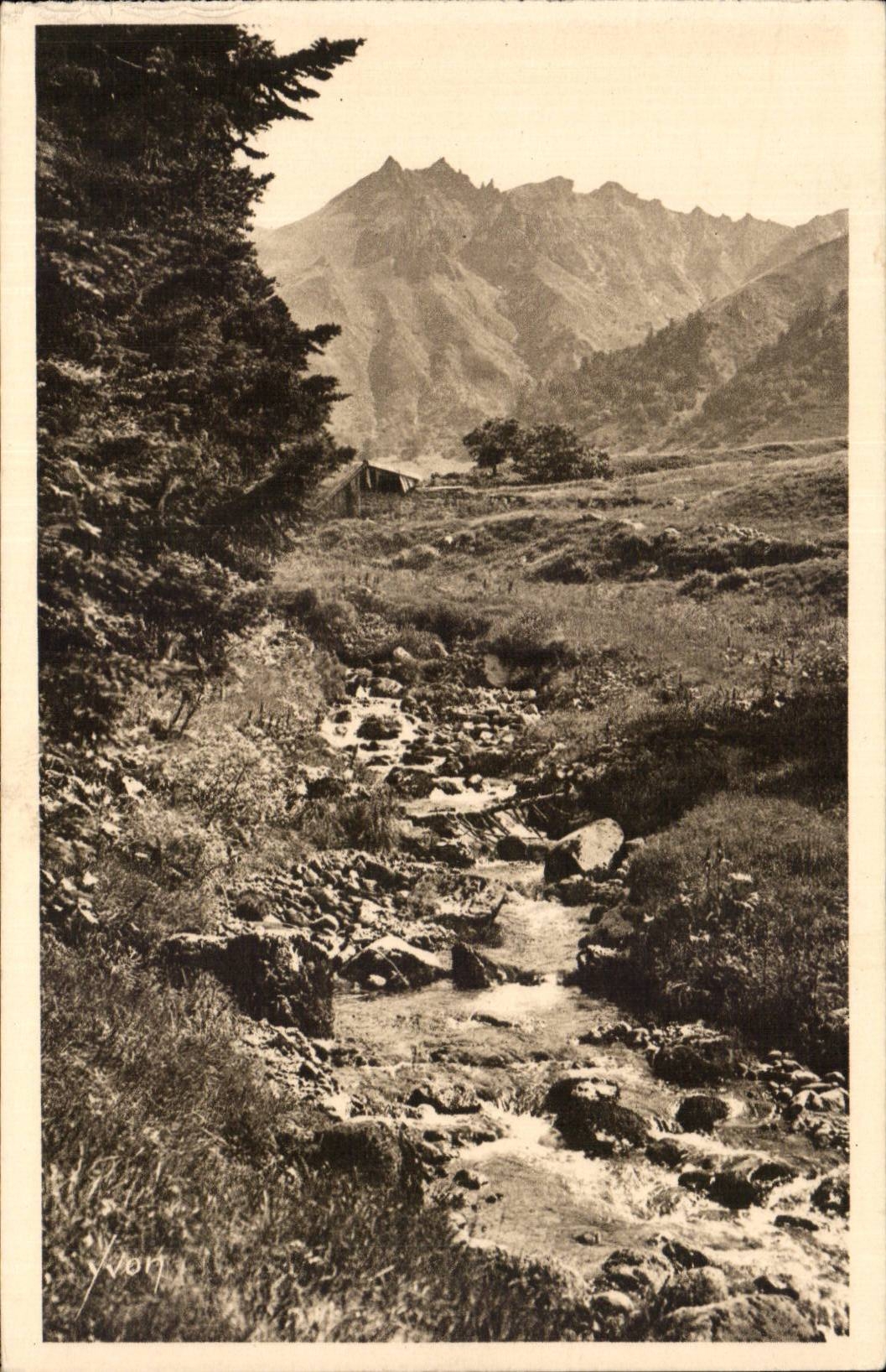 CPA Environs of the Mount Gilds With the foot of Sancy