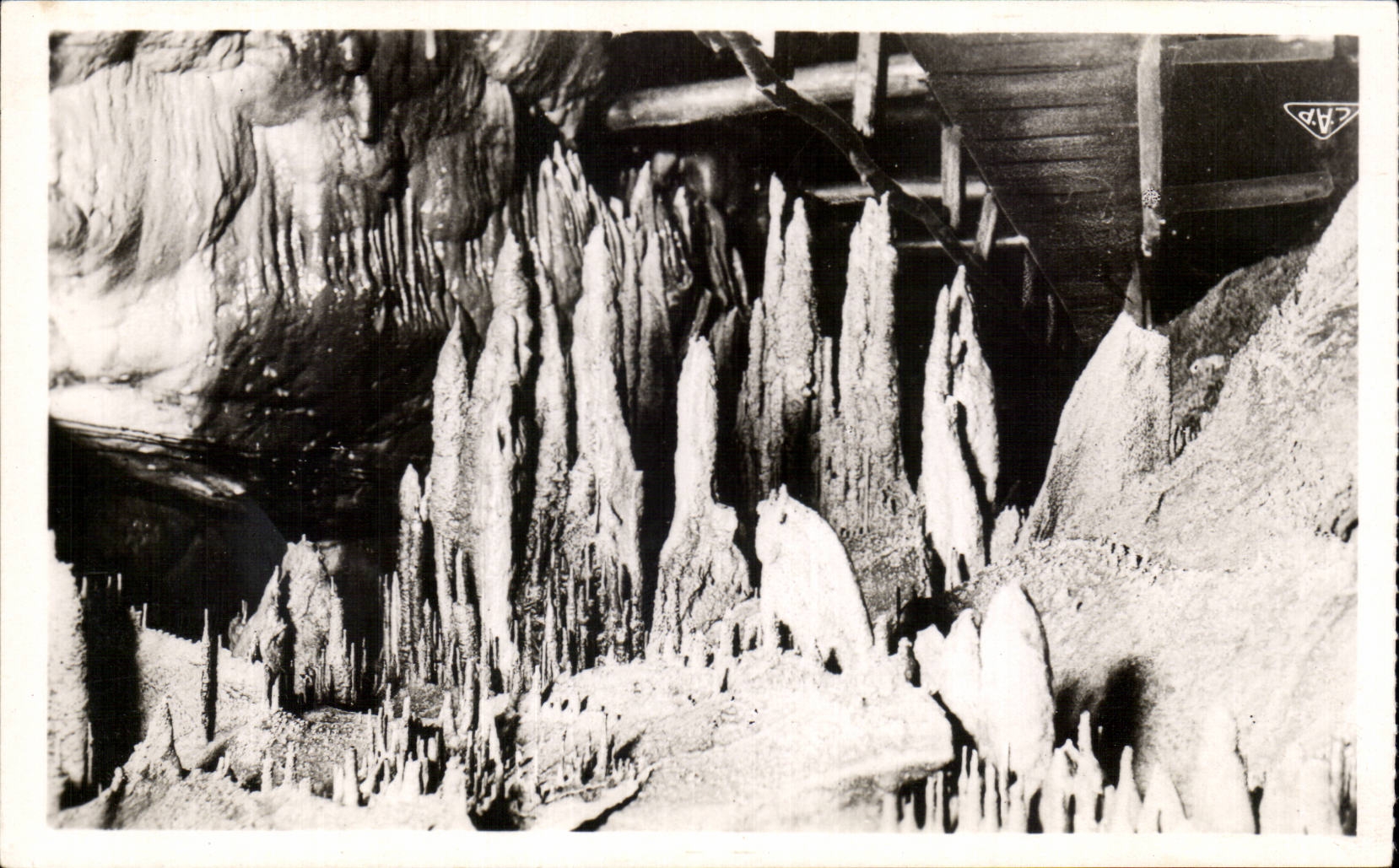 CPA Caves of Betharram fixed tears