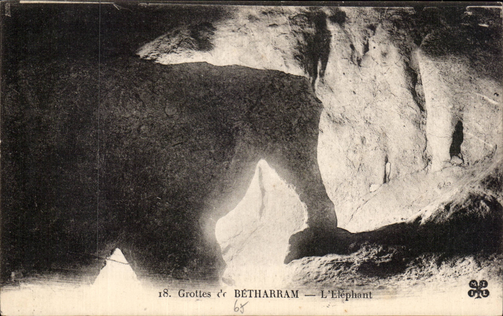 CPA Caves deBetharram elephant