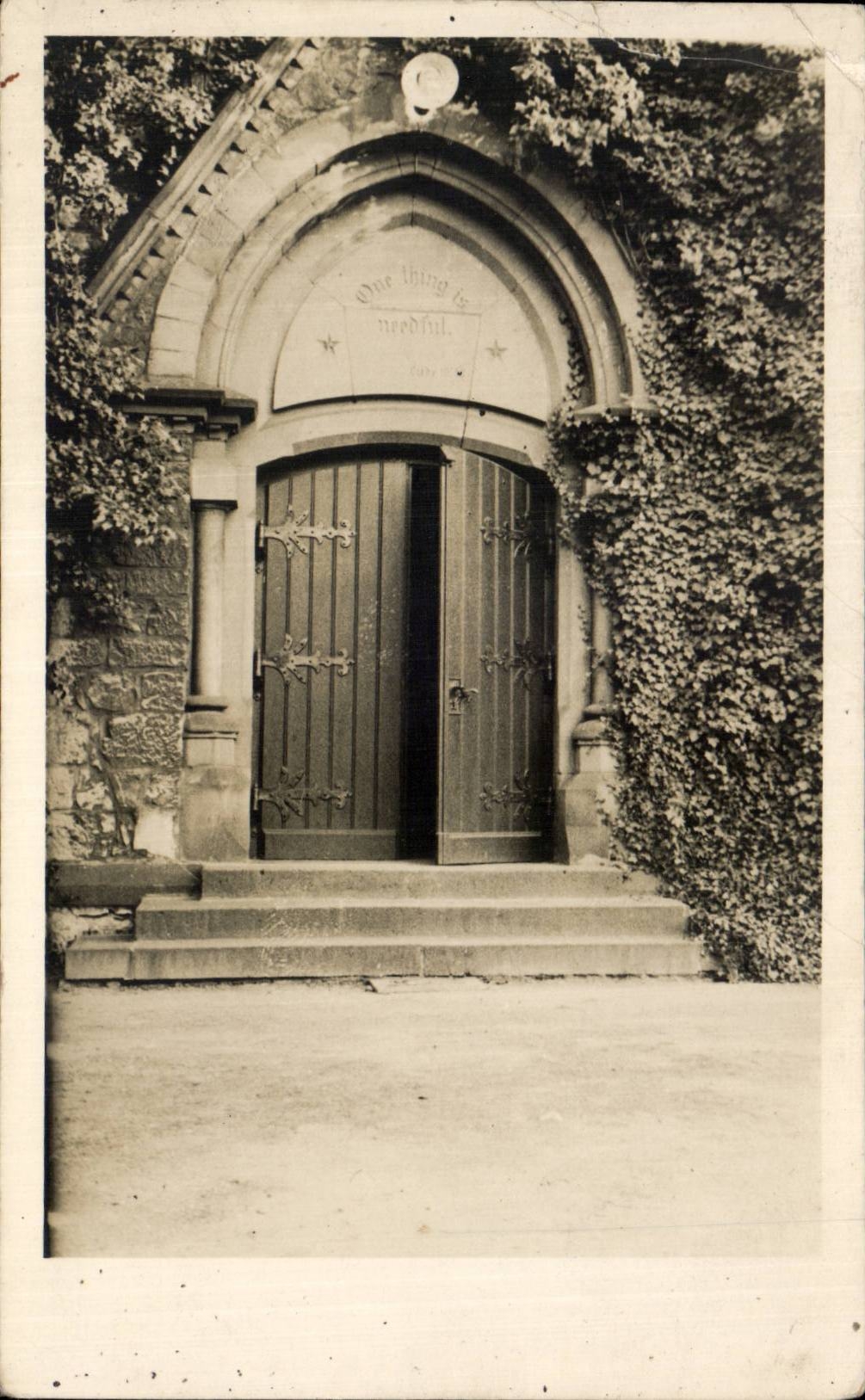 Real photo Gate church