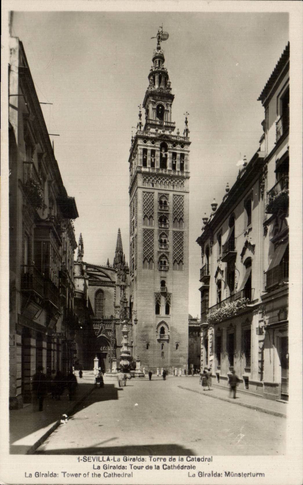 CPA Spain Espana Sevilla Giralda Torre of the catedral