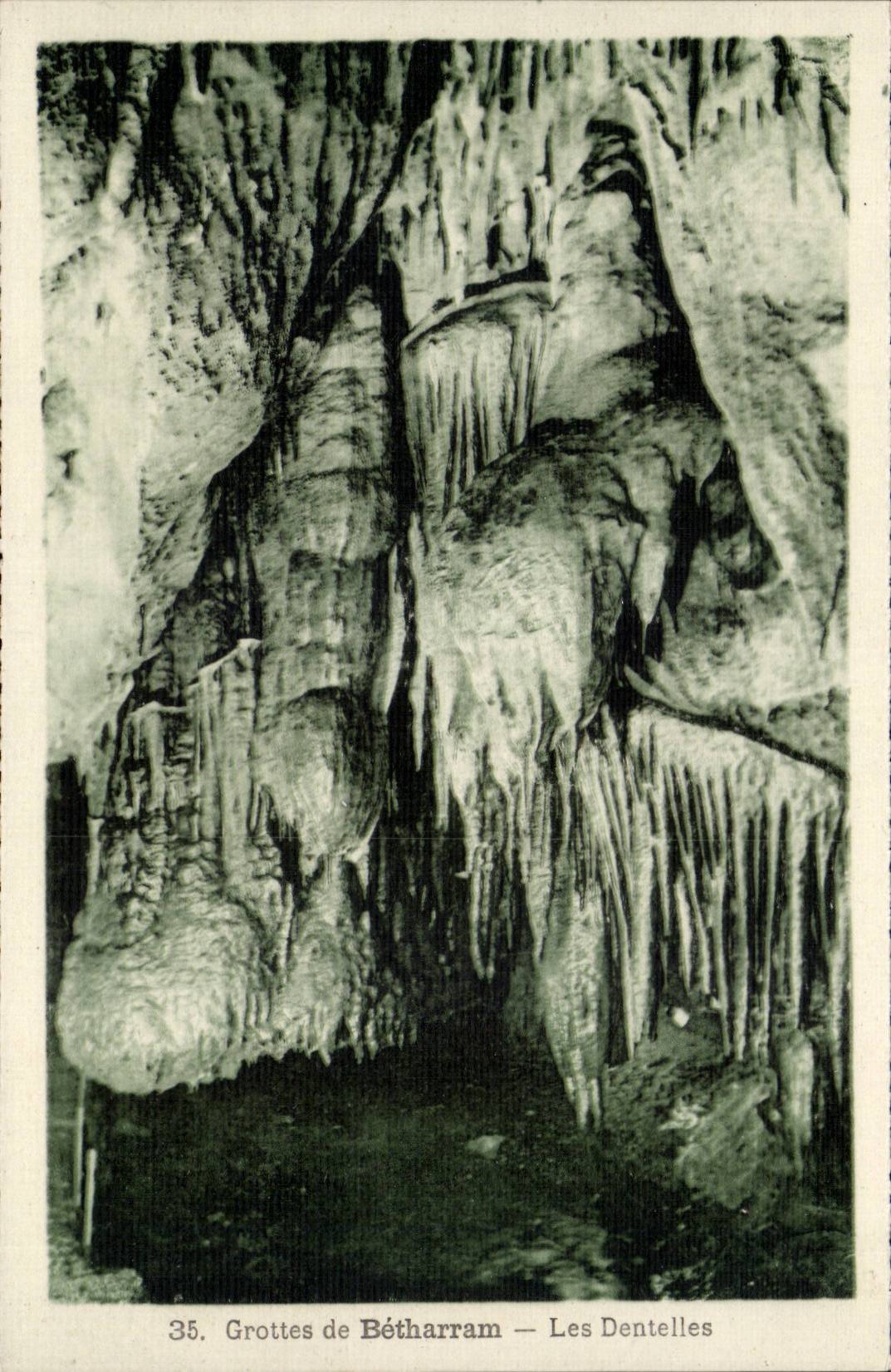 CPA Caves of Betharram laces