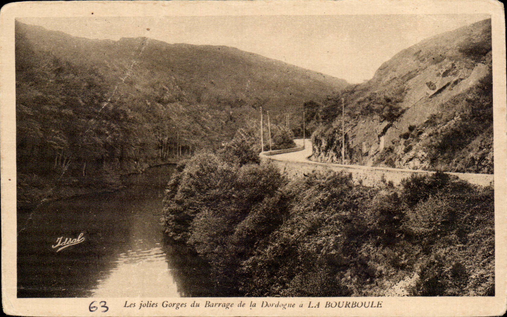 CPA pretty throats of the stopping of the Dordogne in Bourboule