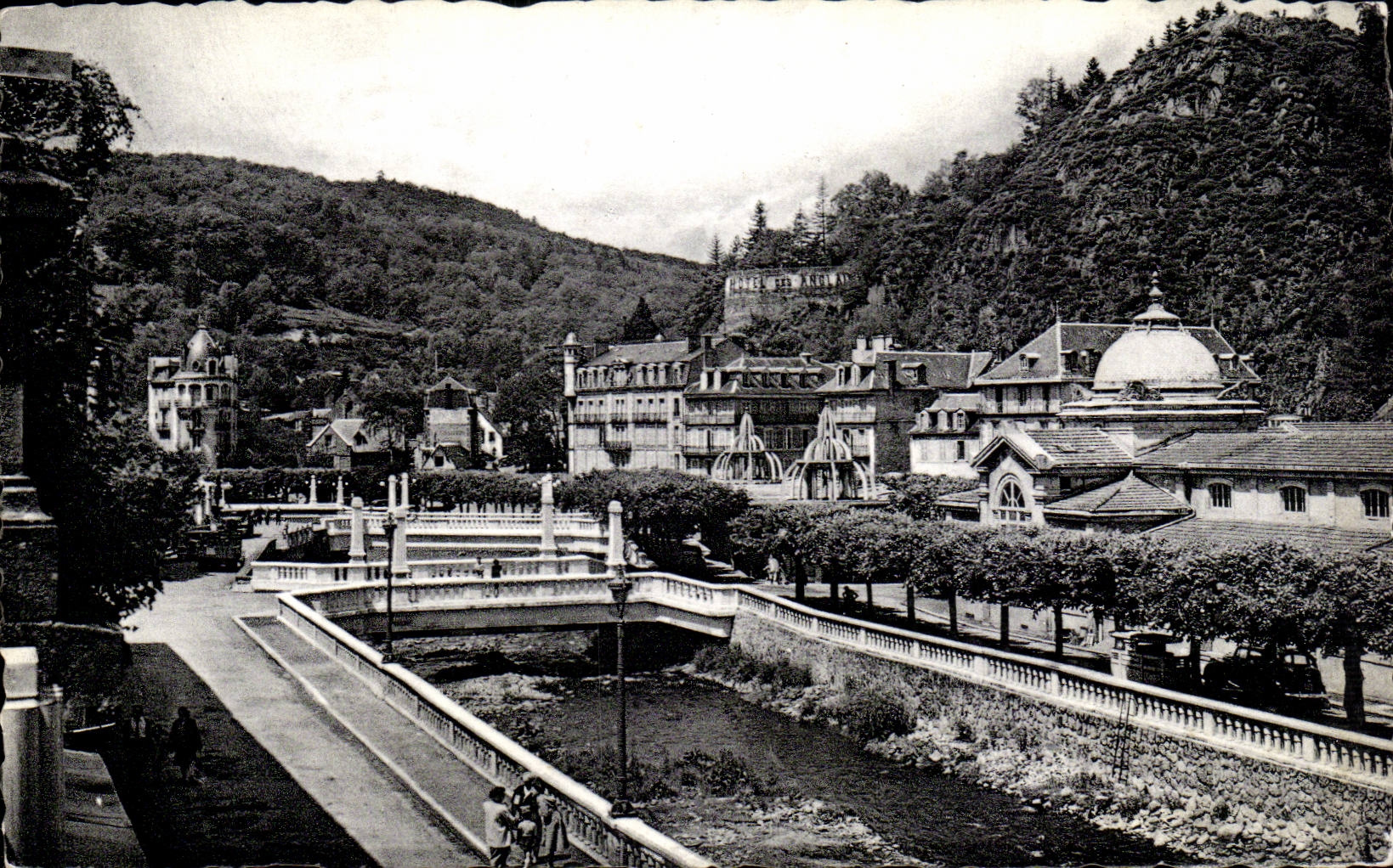 CPA Bourboule bridges on the Dordogne