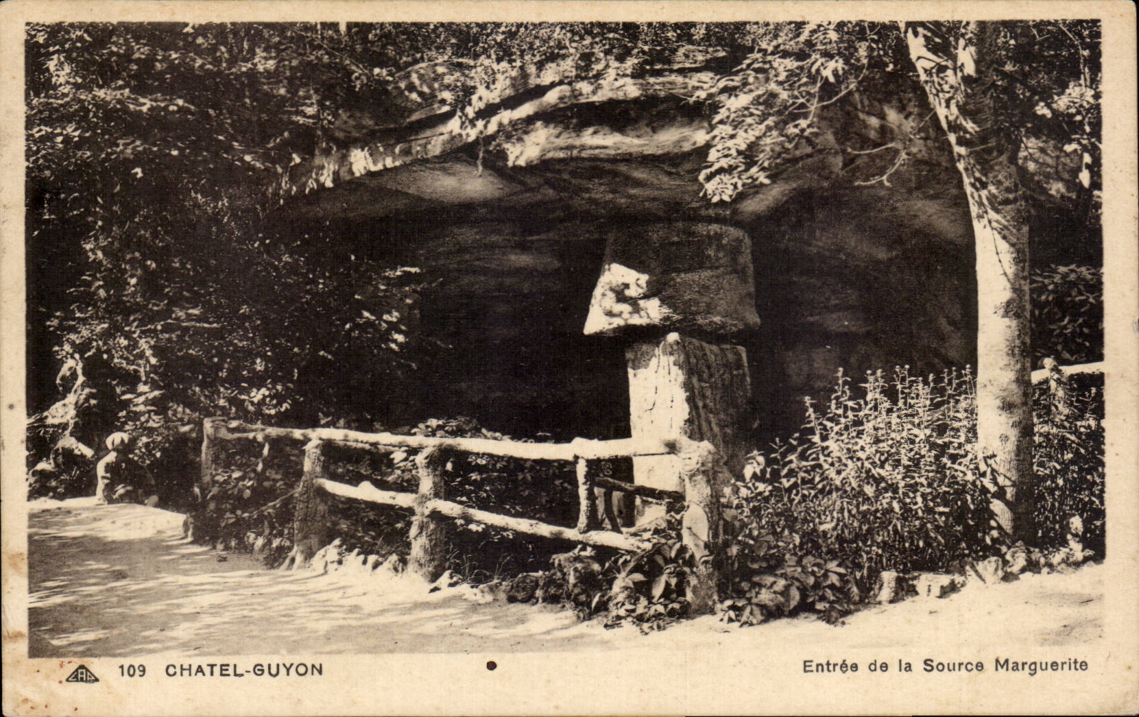 Entrada de CPA Chatel Guyon de la fuente de la margarita