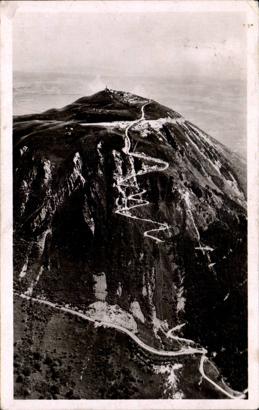 CPA highway on the left and the Roman way of Puy de Dome on the basis of the collar of Ceyssat