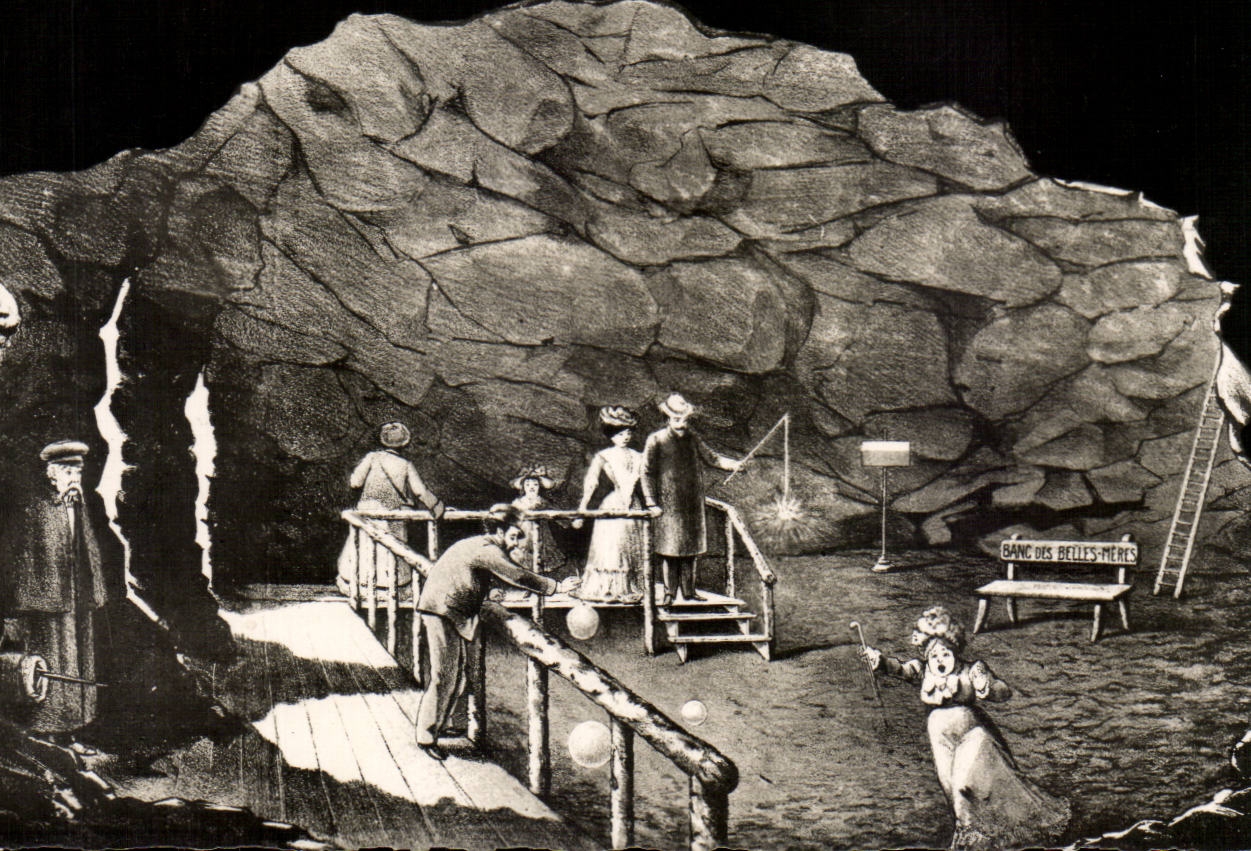 CPA Auvergne Royat Interior of the cave to the dog the beautiful mother epouvantee