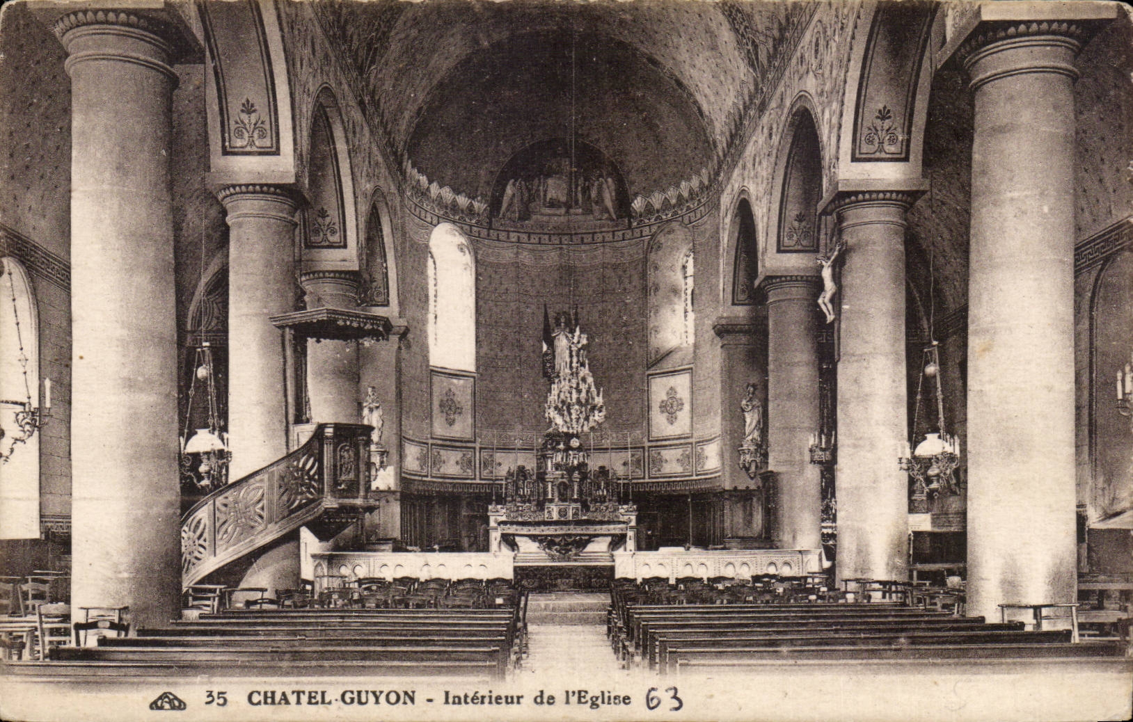 Interior de CPA Auvergne Chatel Guyon de la iglesia