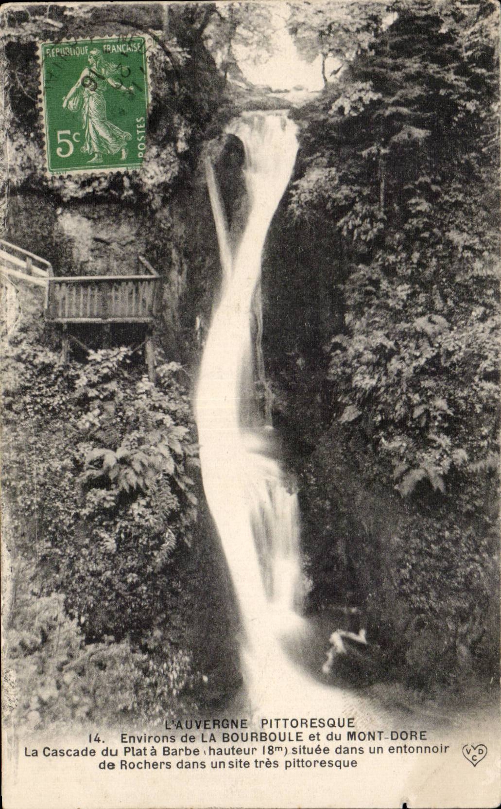 CPA Auvergne Surroundings of Bourboule and the Mount Gilds