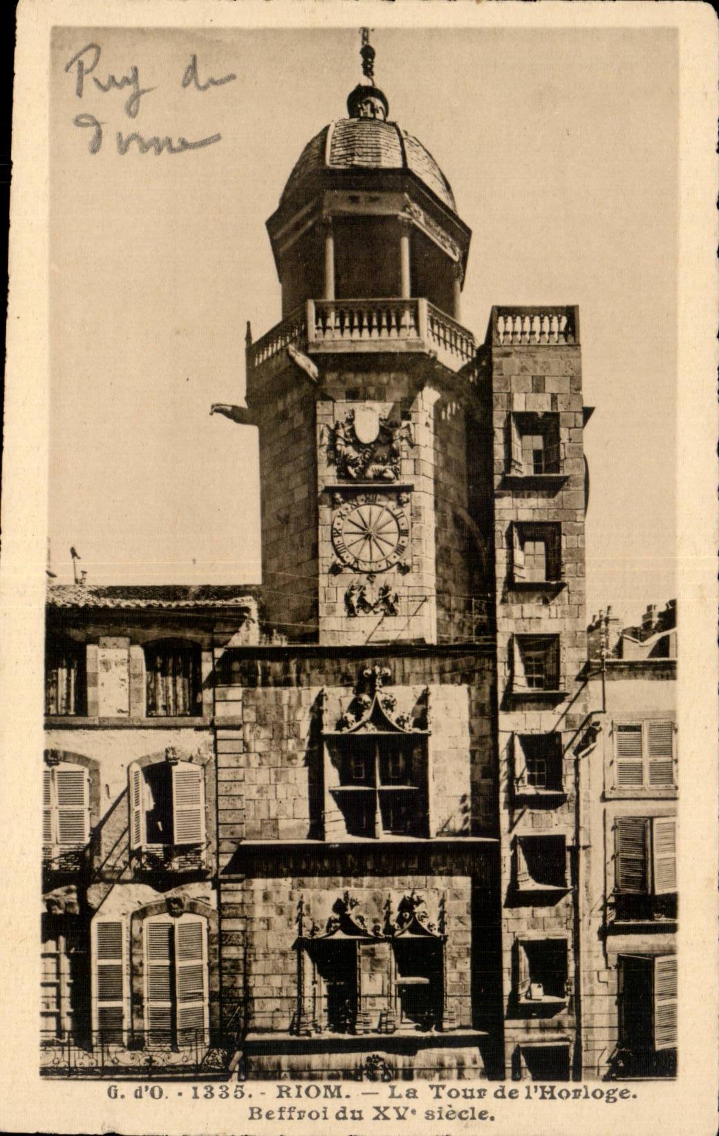 CPA Auvergne Riom La tour de l horloge Beffroi du 15eme