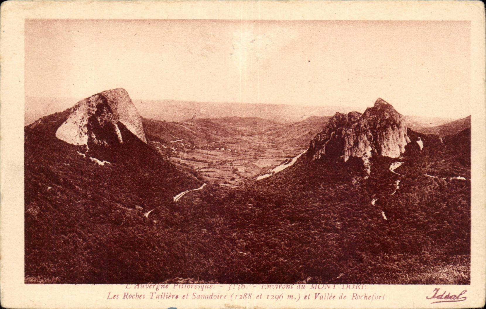 CPA Auvergne Environs of the Mount Gilds the Tuilliere rocks and sanadoire