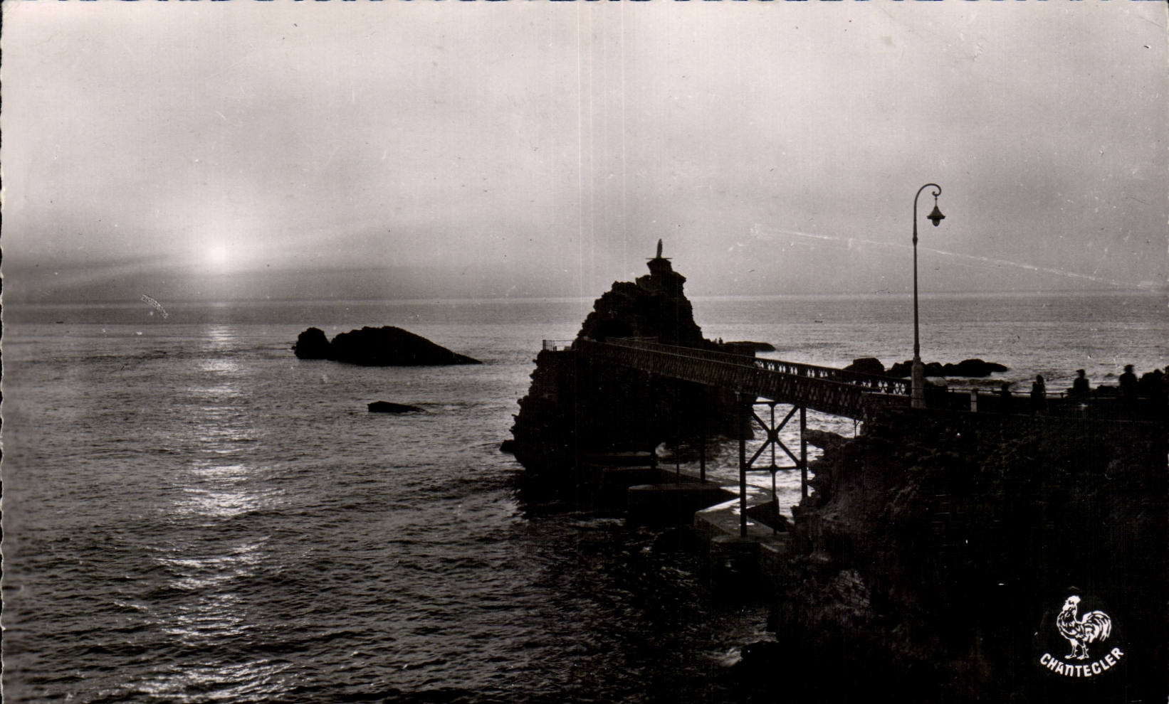 CPA Biarritz Le rocher de la vierge Coucher de soleil