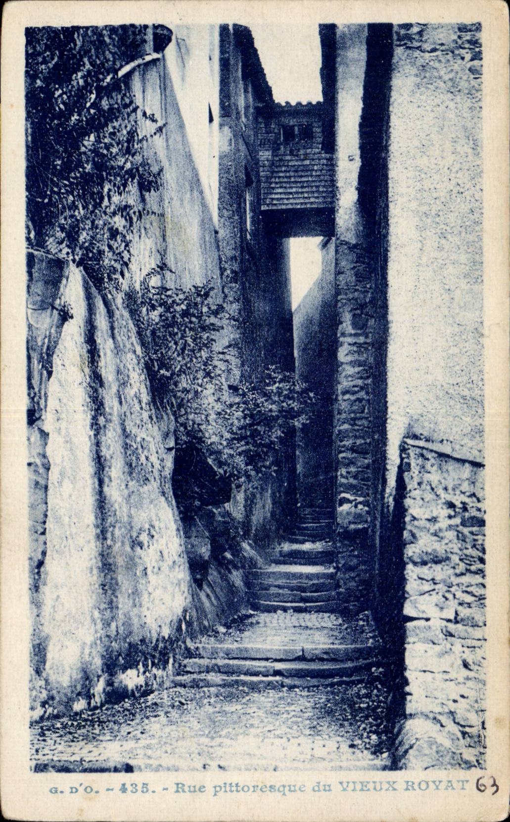 CPA picturesque Auvergne Street of the Royat old man