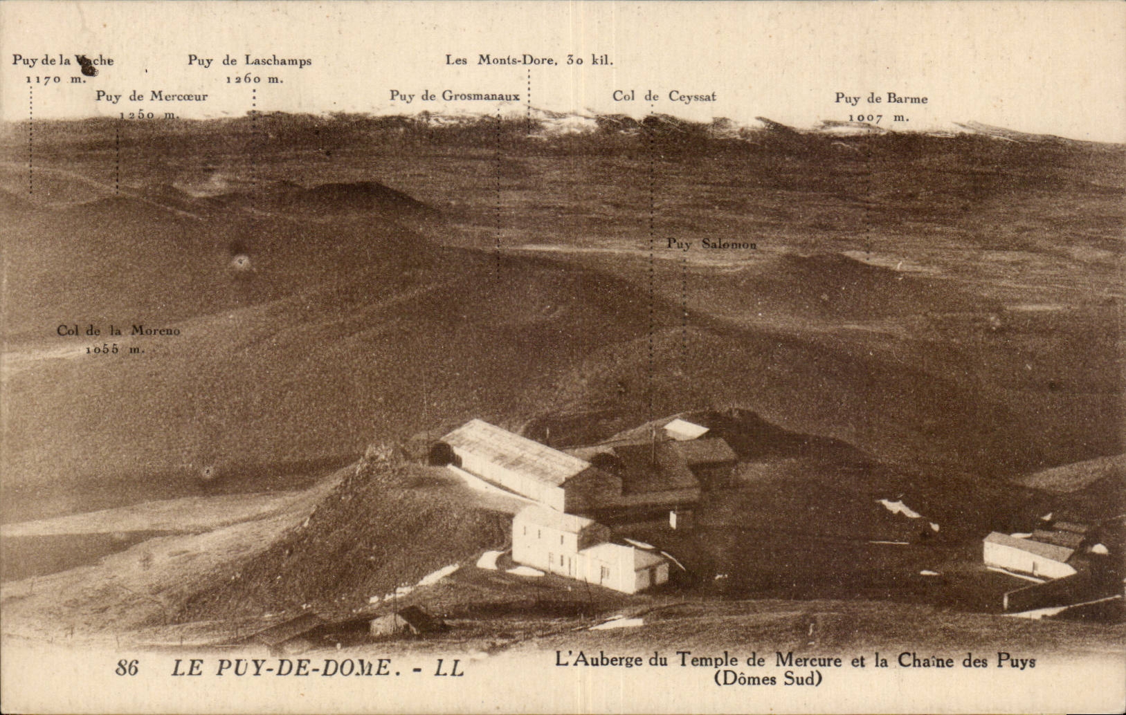CPA Auvergne Puy de Dome inn of the Mercury temple and the chain of Puys