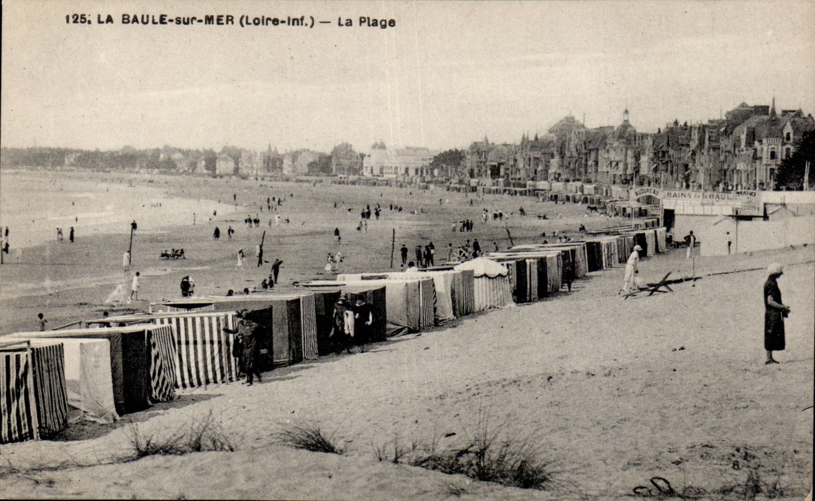 CPA La Baule on Sea the beach