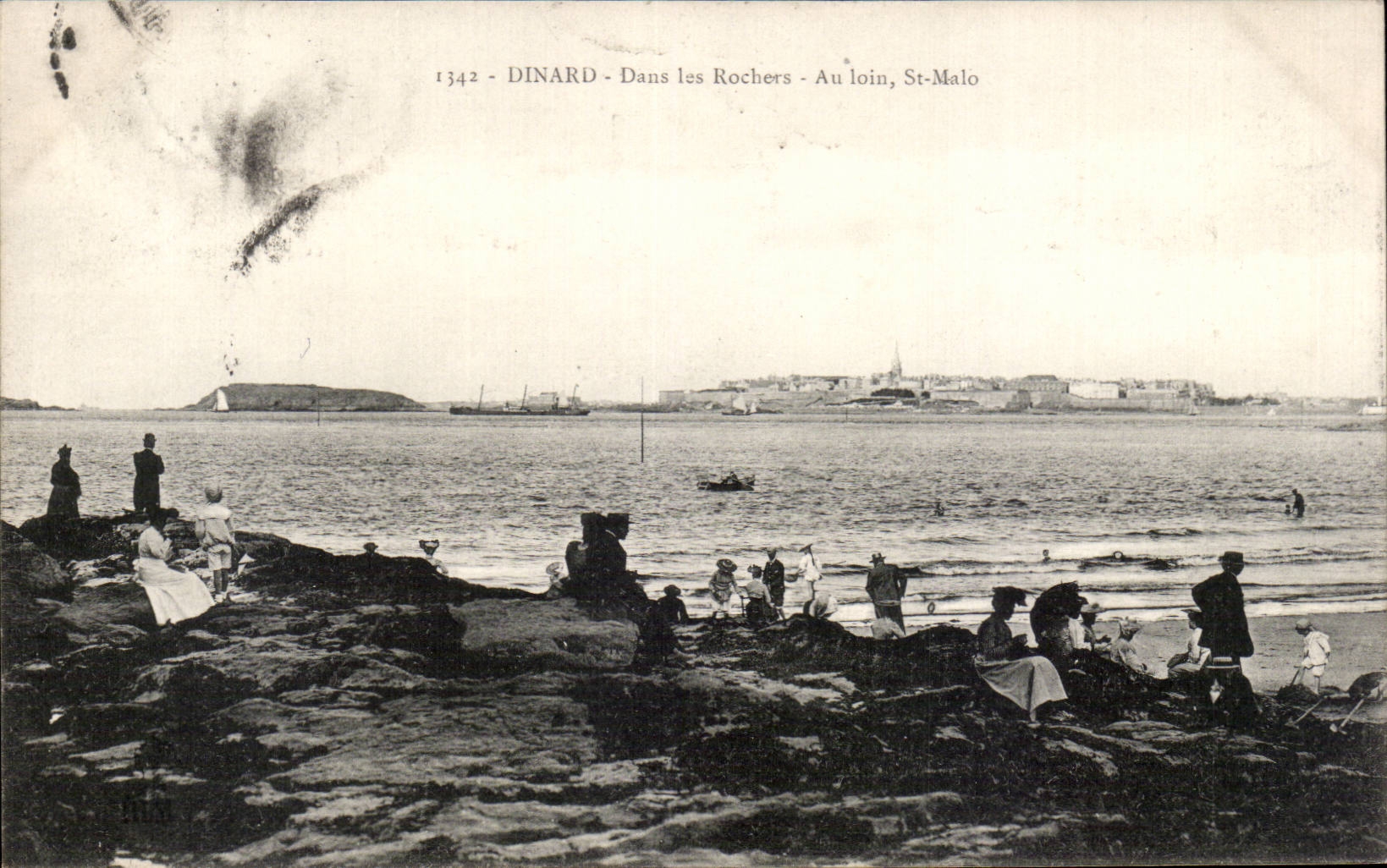 CPA Dinard In the rocks With far St Malo