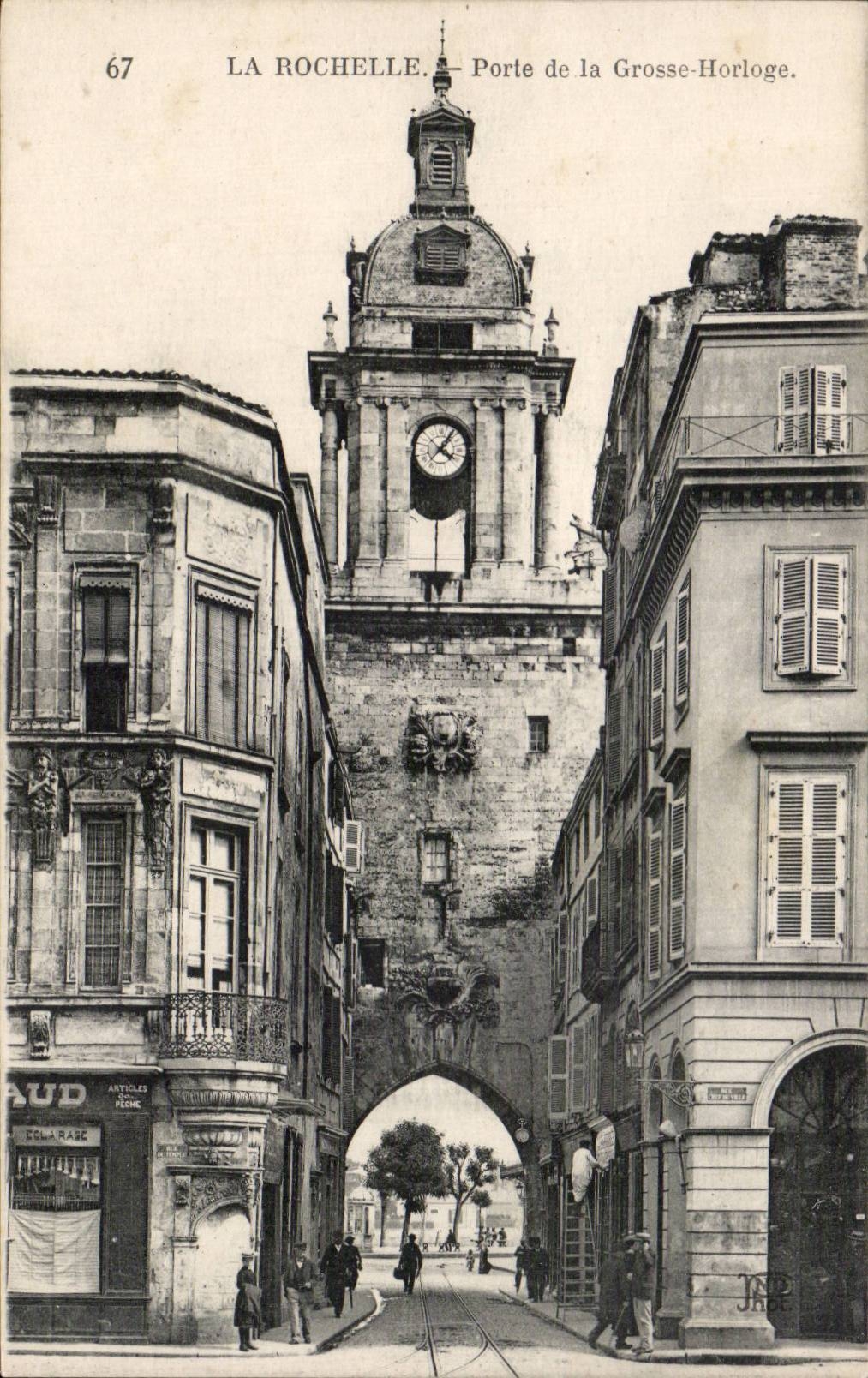 Puerta de CPA La Rochelle del reloj grande